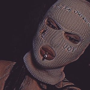 Meet your Posher, Leah